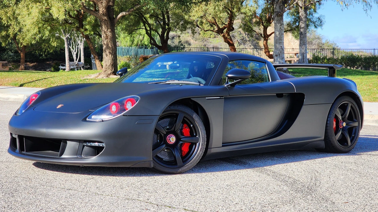 2005 Porsche Carrera GT - Image 13 of 31