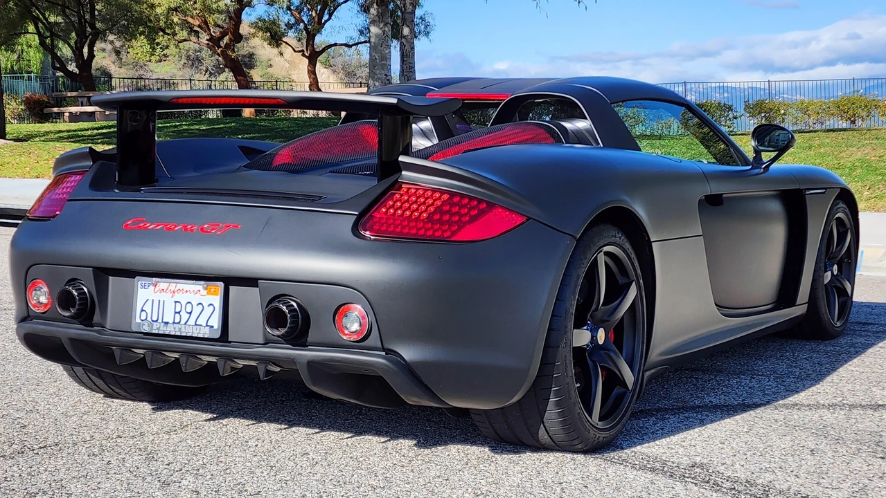 2005 Porsche Carrera GT - Image 17 of 31