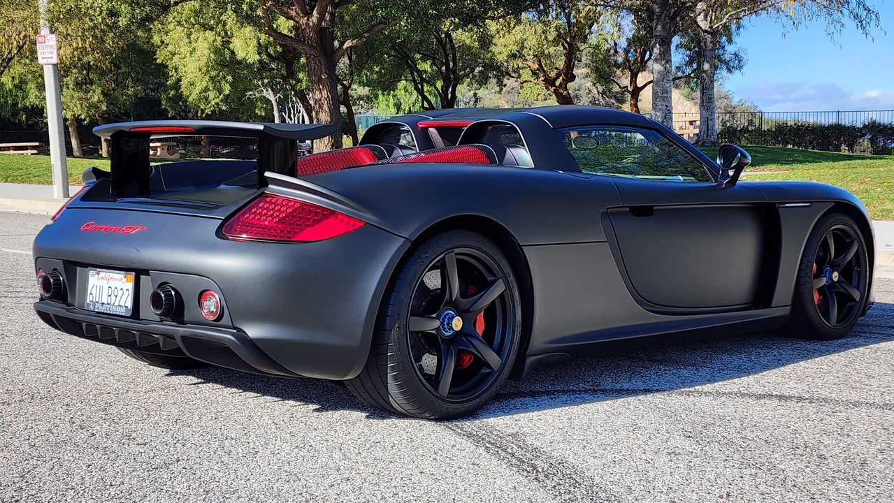 2005 Porsche Carrera GT - Image 18 of 31