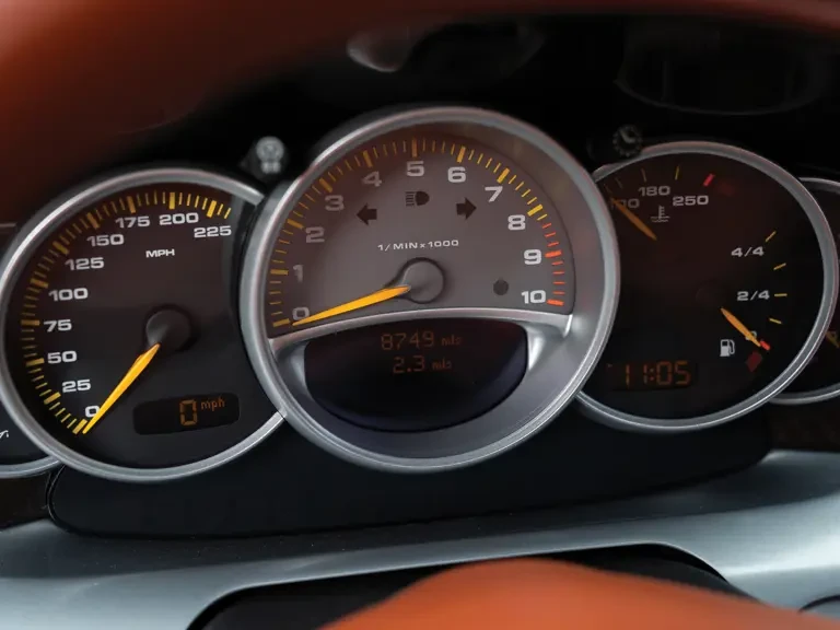 2005 Porsche Carrera GT - Image 14 of 31