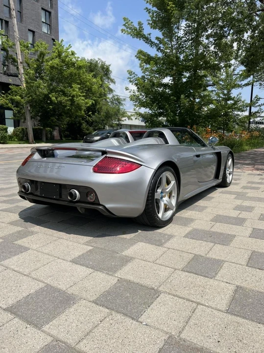2005 Porsche Carrera GT - Image 22 of 31