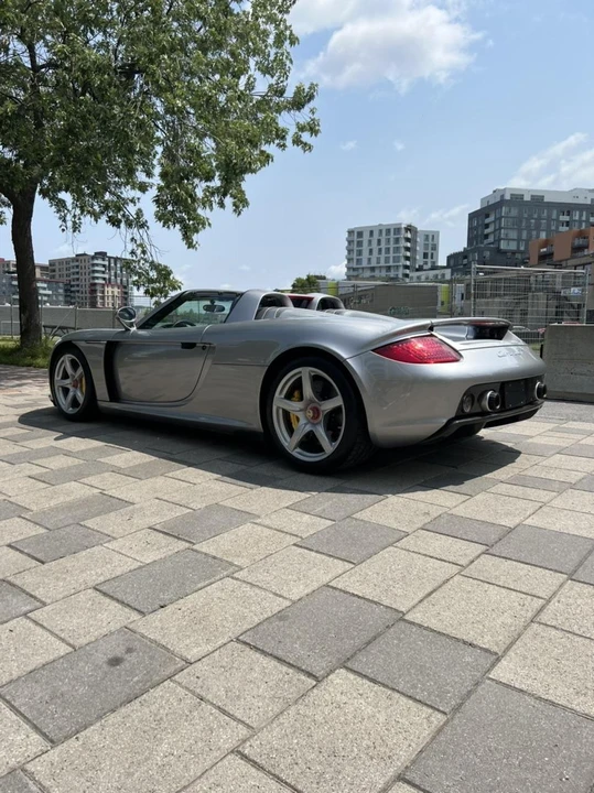 2005 Porsche Carrera GT - Image 13 of 31