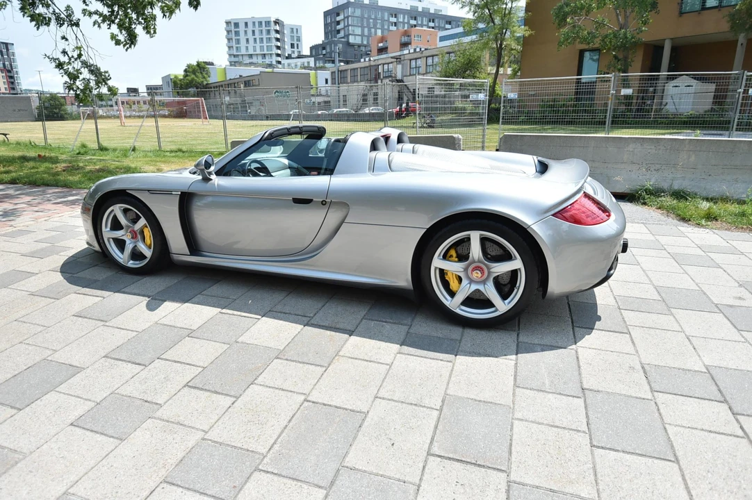 2005 Porsche Carrera GT - Image 8 of 31