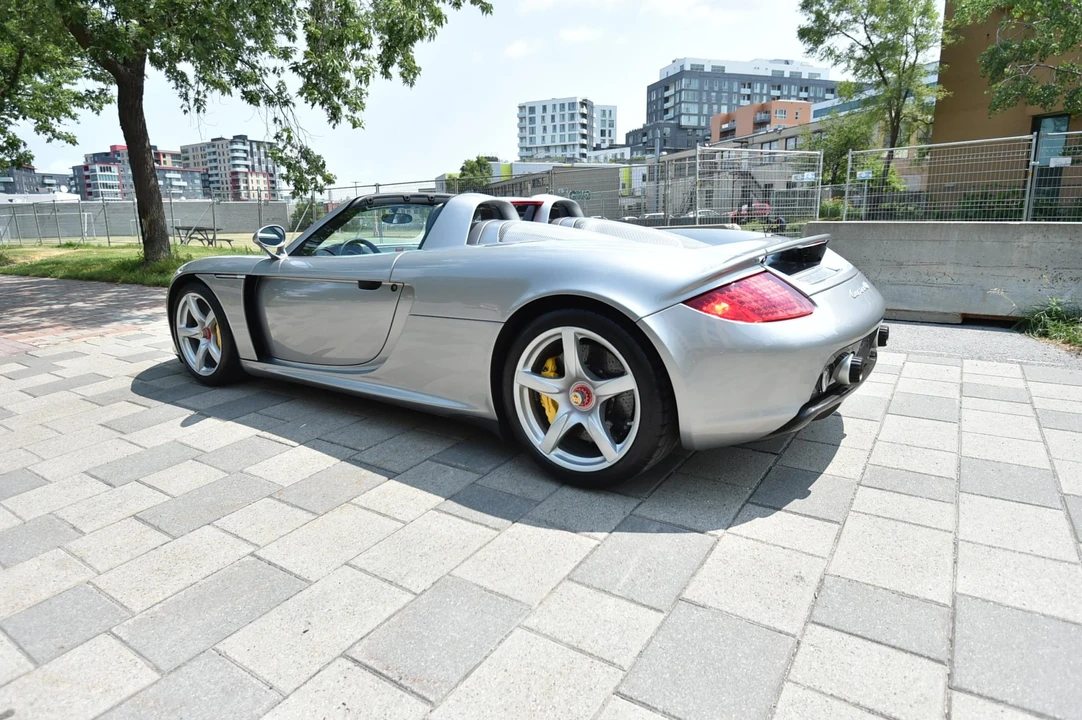 2005 Porsche Carrera GT - Image 10 of 31
