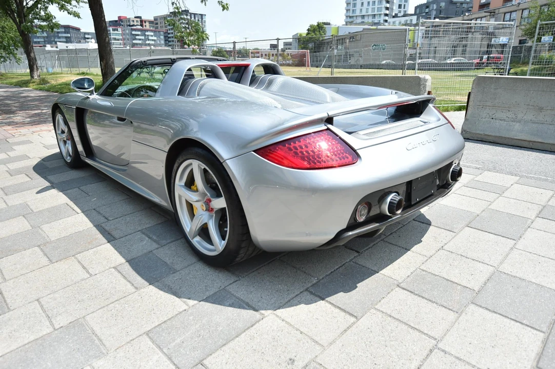 2005 Porsche Carrera GT - Image 15 of 31