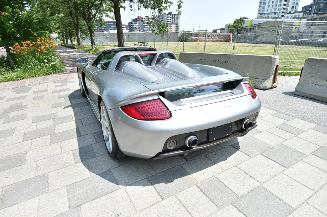 2005 Porsche Carrera GT - Image 16 of 31