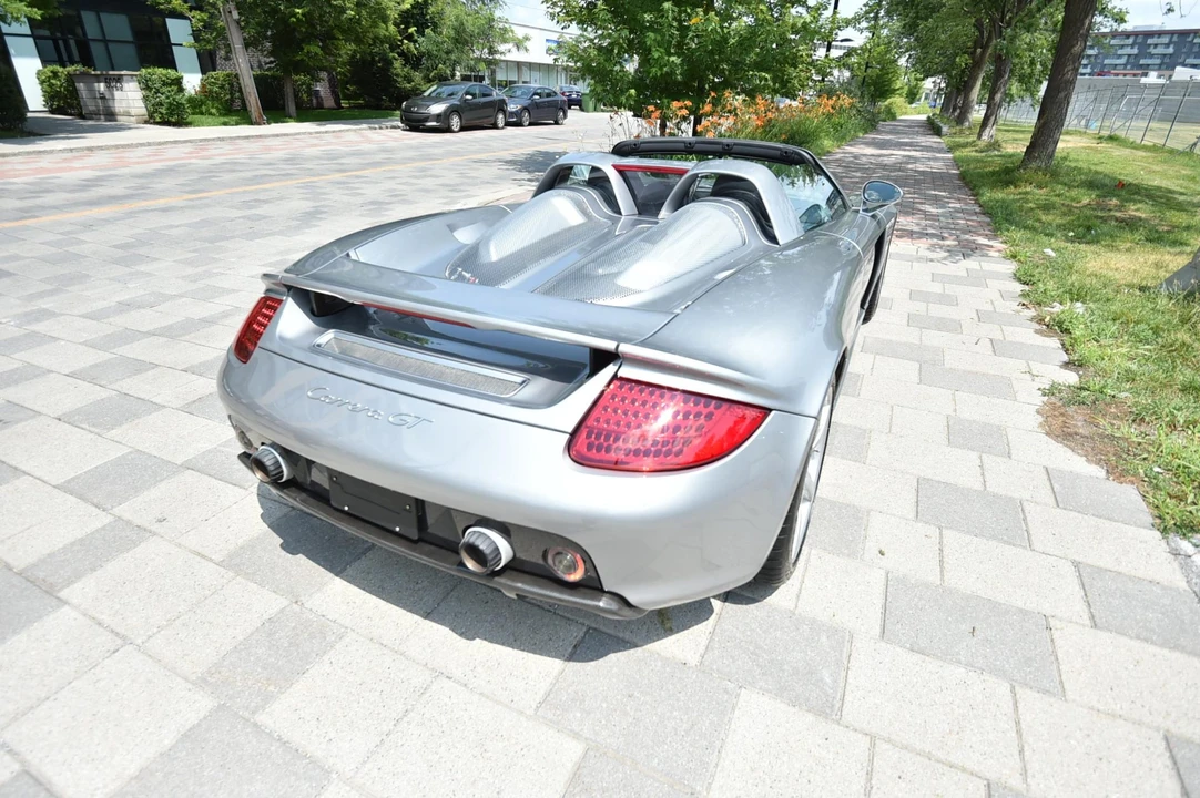 2005 Porsche Carrera GT - Image 19 of 31
