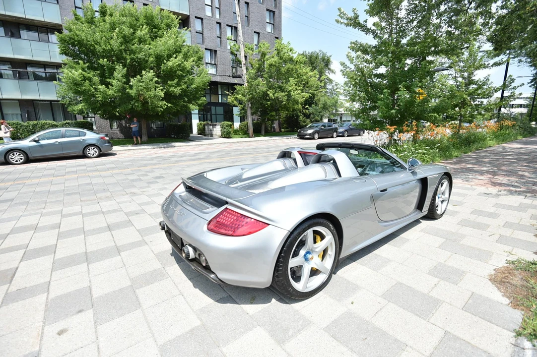 2005 Porsche Carrera GT - Image 25 of 31