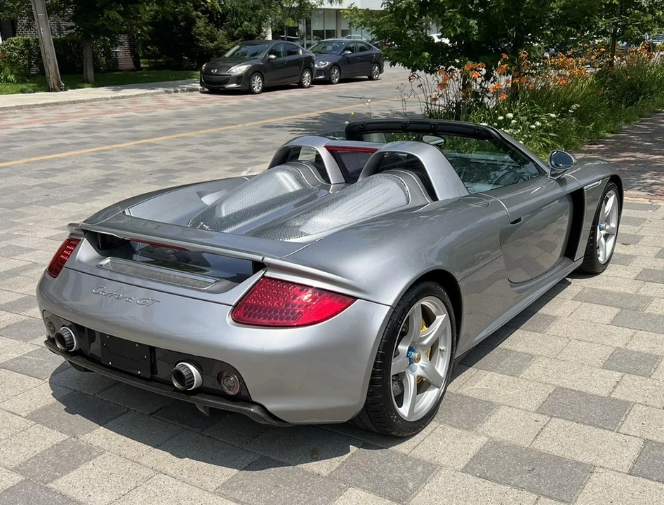 2005 Porsche Carrera GT - Image 23 of 31