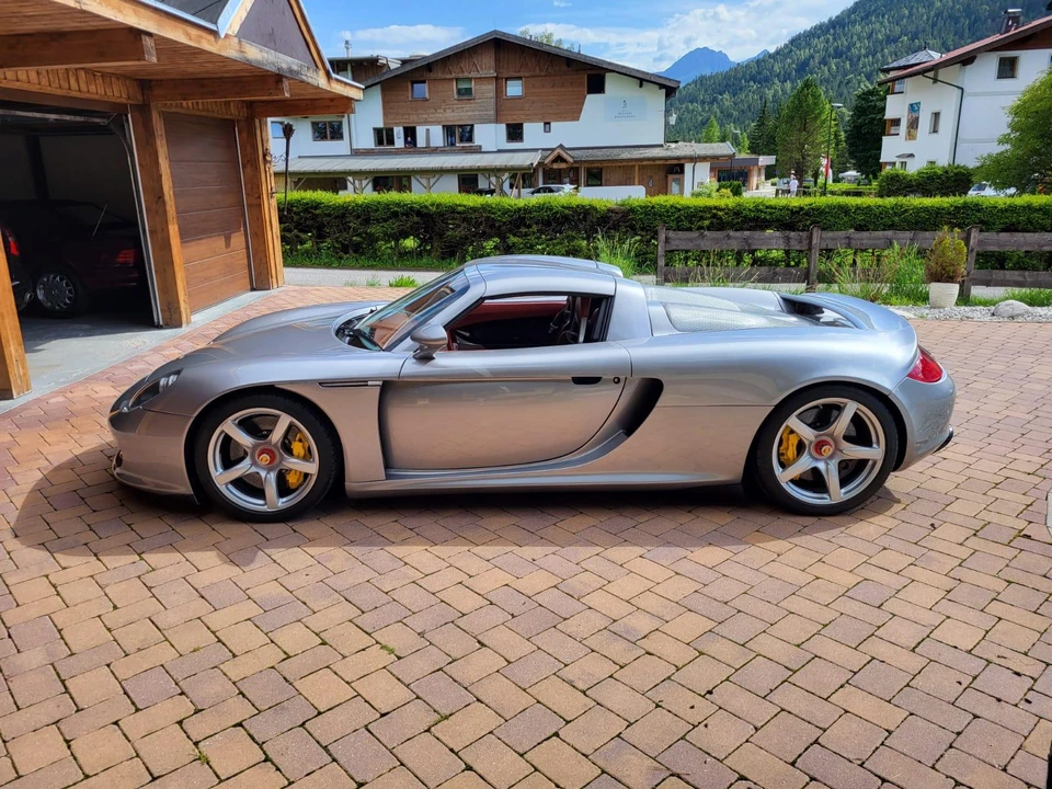 2005 Porsche Carrera GT - Image 9 of 31