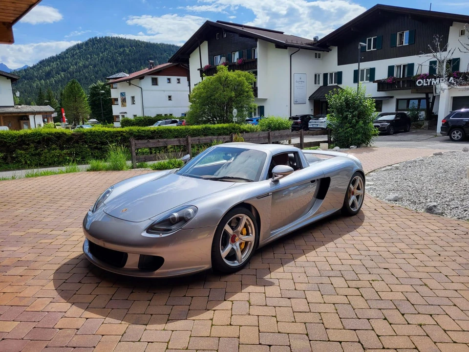 2005 Porsche Carrera GT - Image 13 of 31
