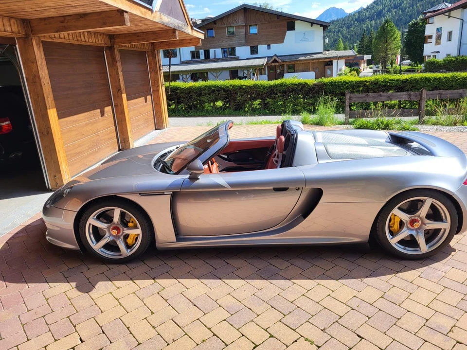 2005 Porsche Carrera GT - Image 10 of 31