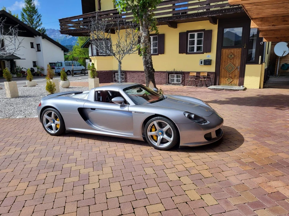 2005 Porsche Carrera GT - Image 2 of 31