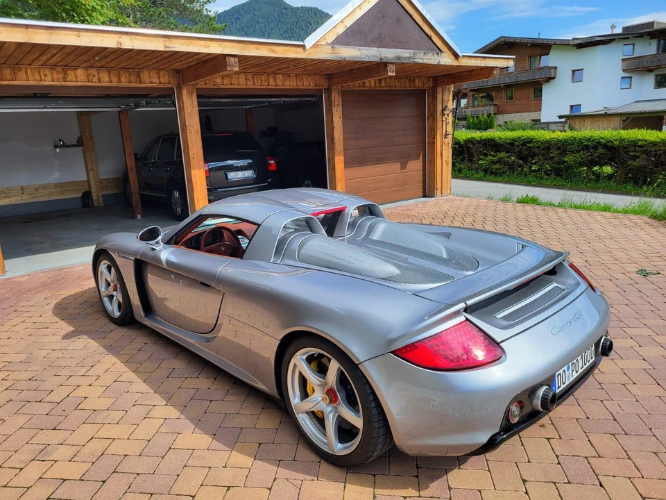 2005 Porsche Carrera GT - Image 8 of 31