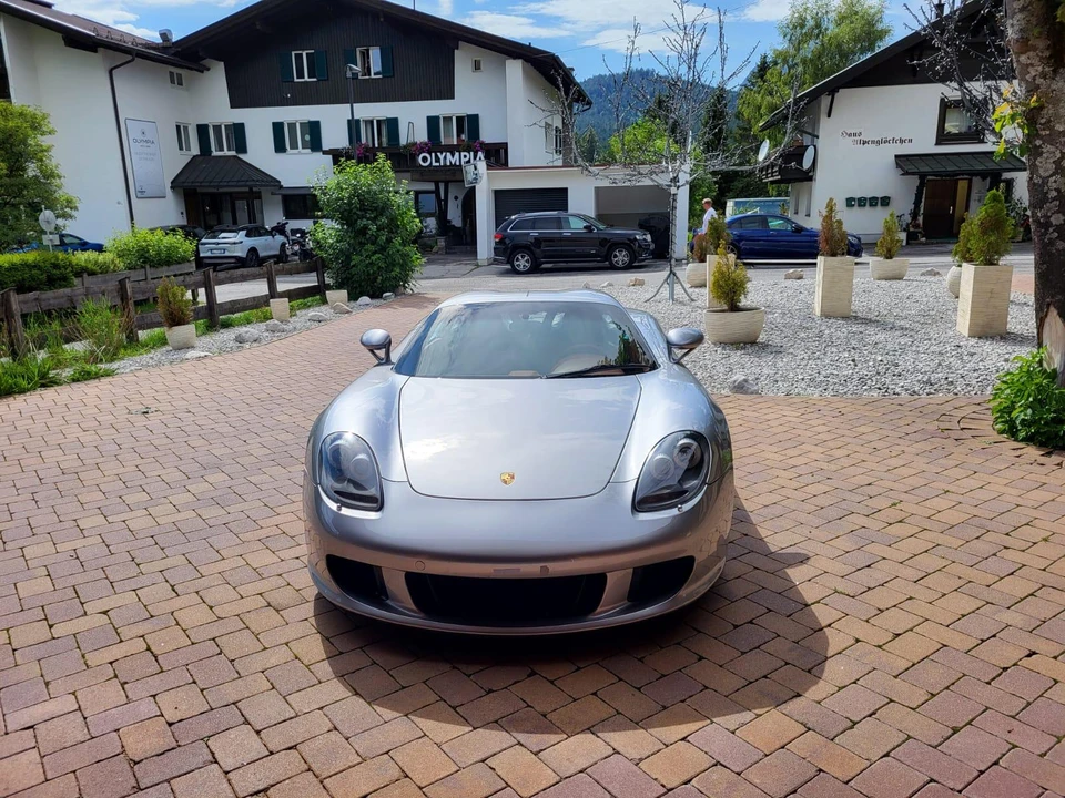 2005 Porsche Carrera GT - Image 14 of 31