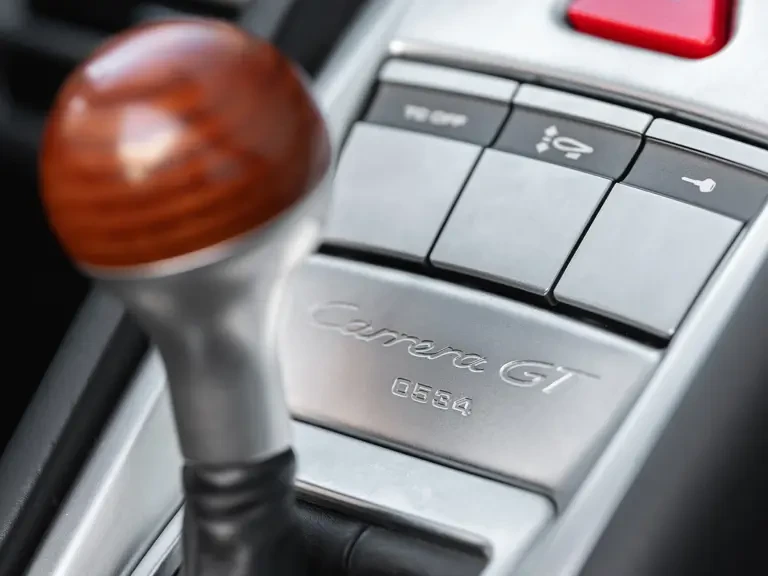 2005 Porsche Carrera GT - Image 18 of 31