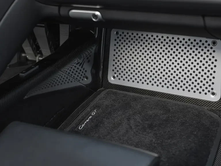 2005 Porsche Carrera GT - Image 21 of 31