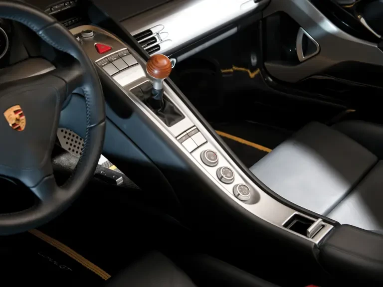 2005 Porsche Carrera GT - Image 15 of 18