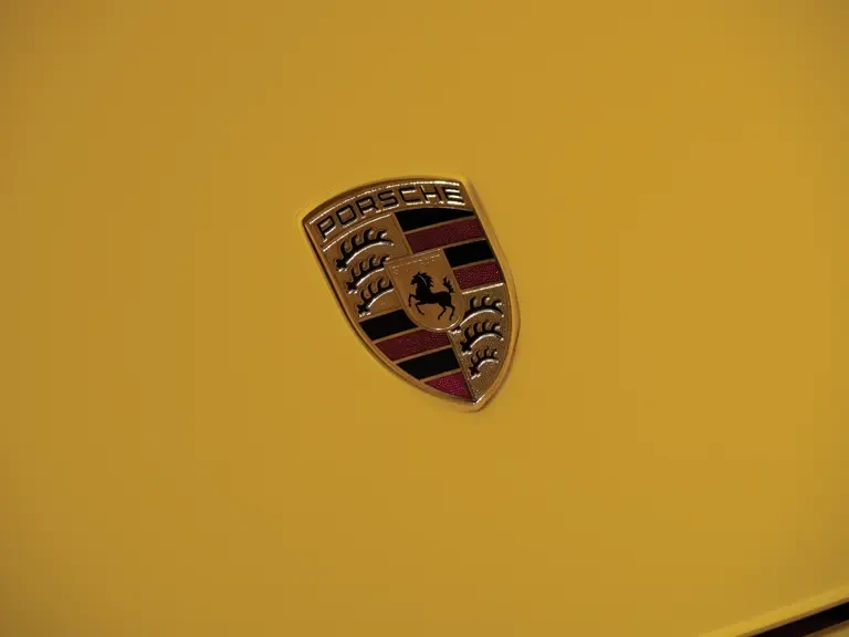 2005 Porsche Carrera GT - Image 12 of 18