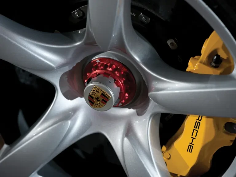 2005 Porsche Carrera GT - Image 11 of 18