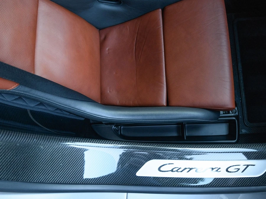 2005 Porsche Carrera GT - Image 25 of 31