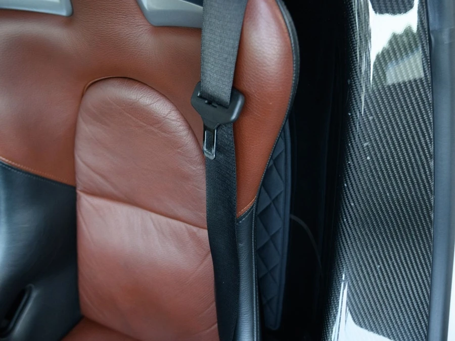 2005 Porsche Carrera GT - Image 24 of 31