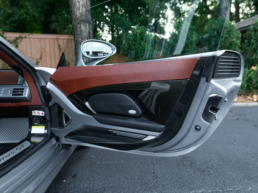 2005 Porsche Carrera GT - Image 30 of 31