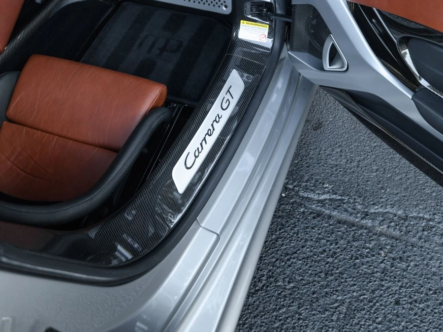2005 Porsche Carrera GT - Image 28 of 31