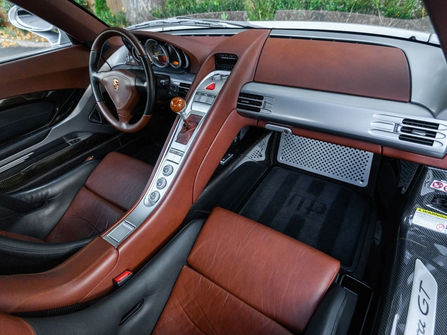 2005 Porsche Carrera GT - Image 17 of 31