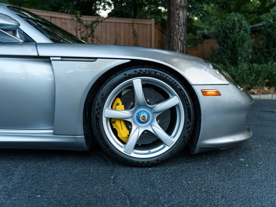 2005 Porsche Carrera GT - Image 13 of 31