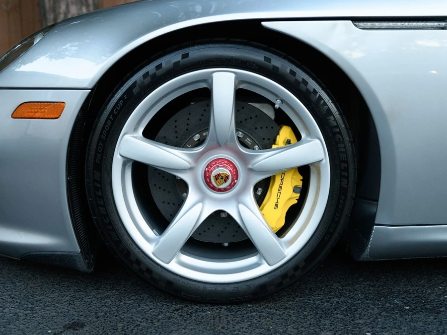 2005 Porsche Carrera GT - Image 14 of 31