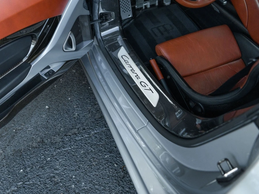 2005 Porsche Carrera GT - Image 27 of 31