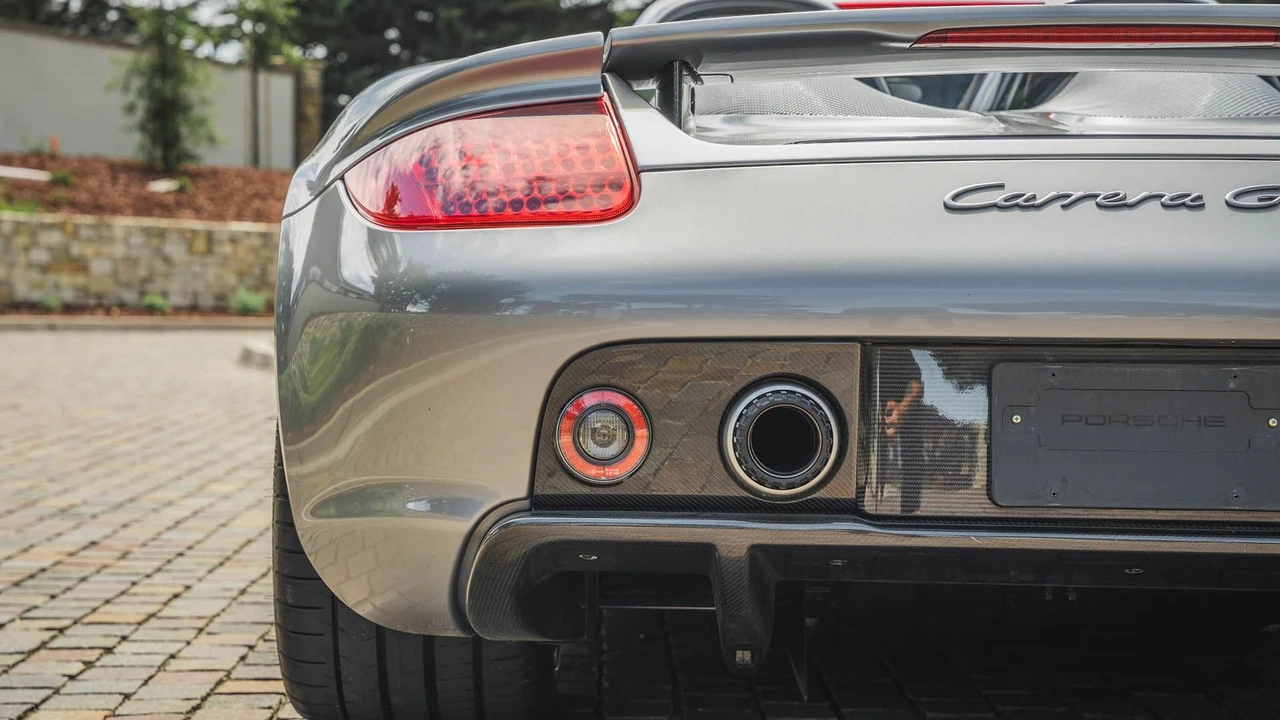 2005 Porsche Carrera GT - Image 23 of 31