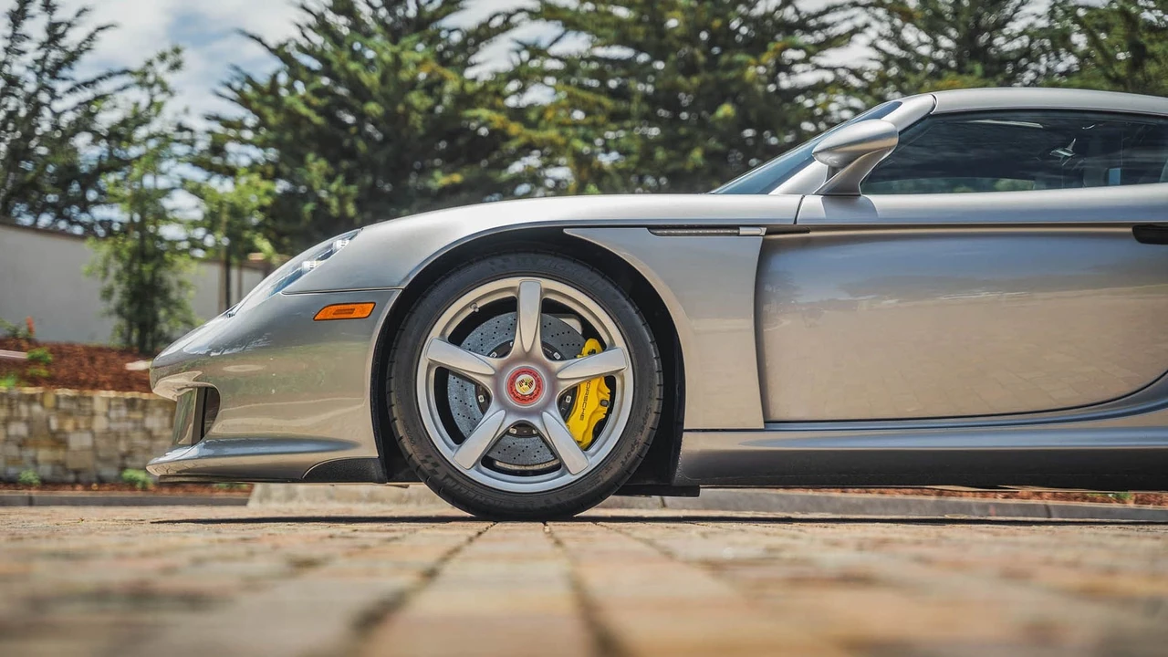 2005 Porsche Carrera GT - Image 18 of 31