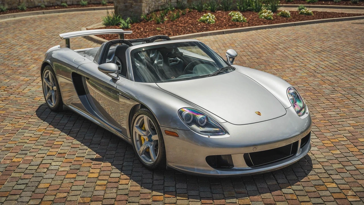2005 Porsche Carrera GT - Image 12 of 31