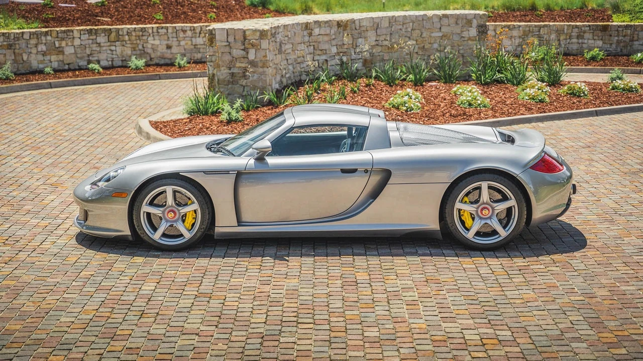 2005 Porsche Carrera GT - Image 5 of 31