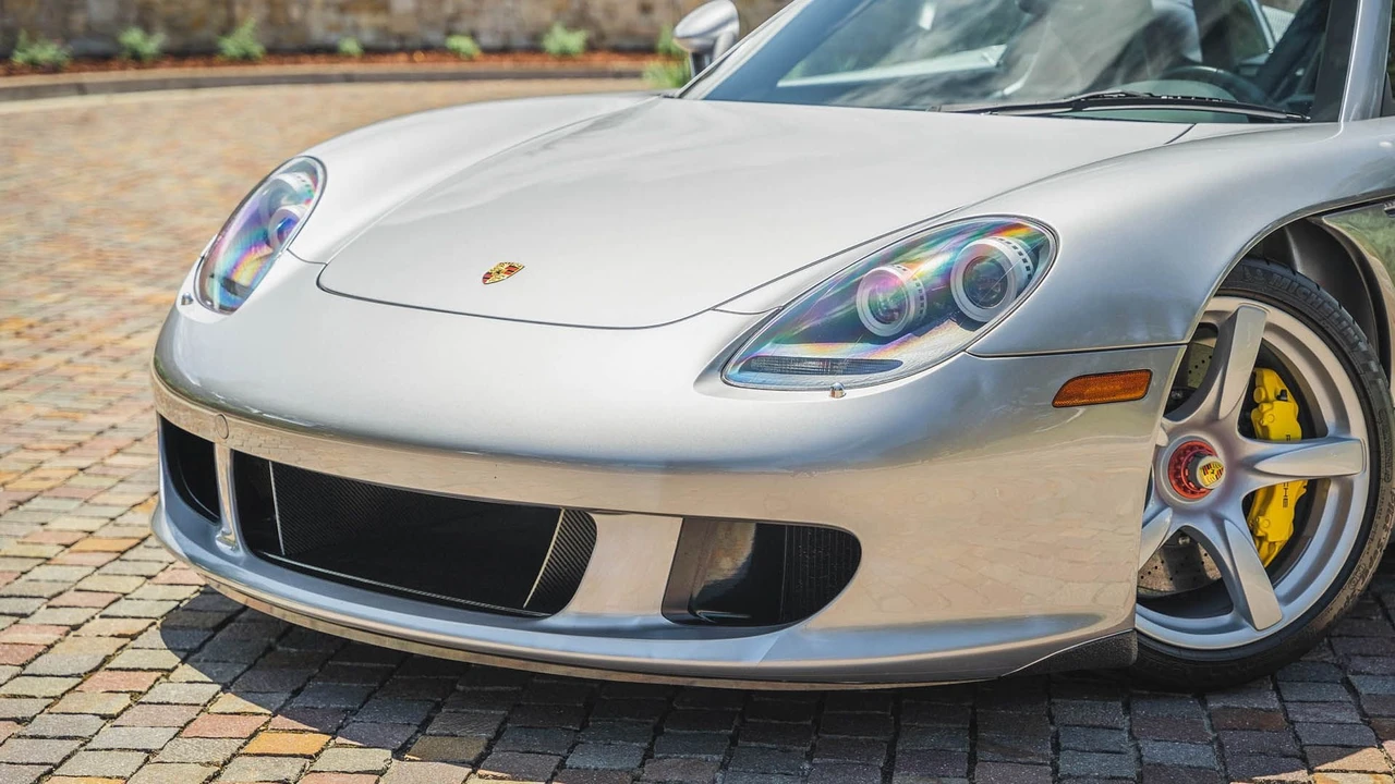 2005 Porsche Carrera GT - Image 14 of 31