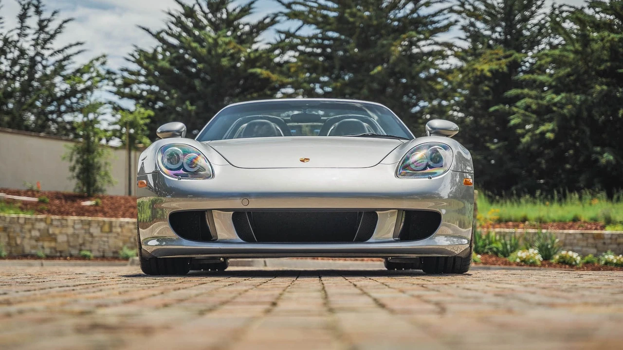 2005 Porsche Carrera GT - Image 13 of 31