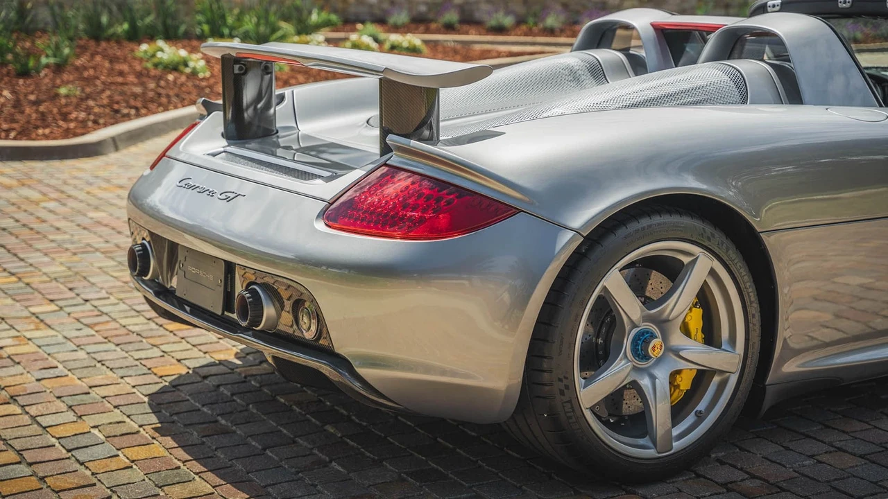 2005 Porsche Carrera GT - Image 26 of 31