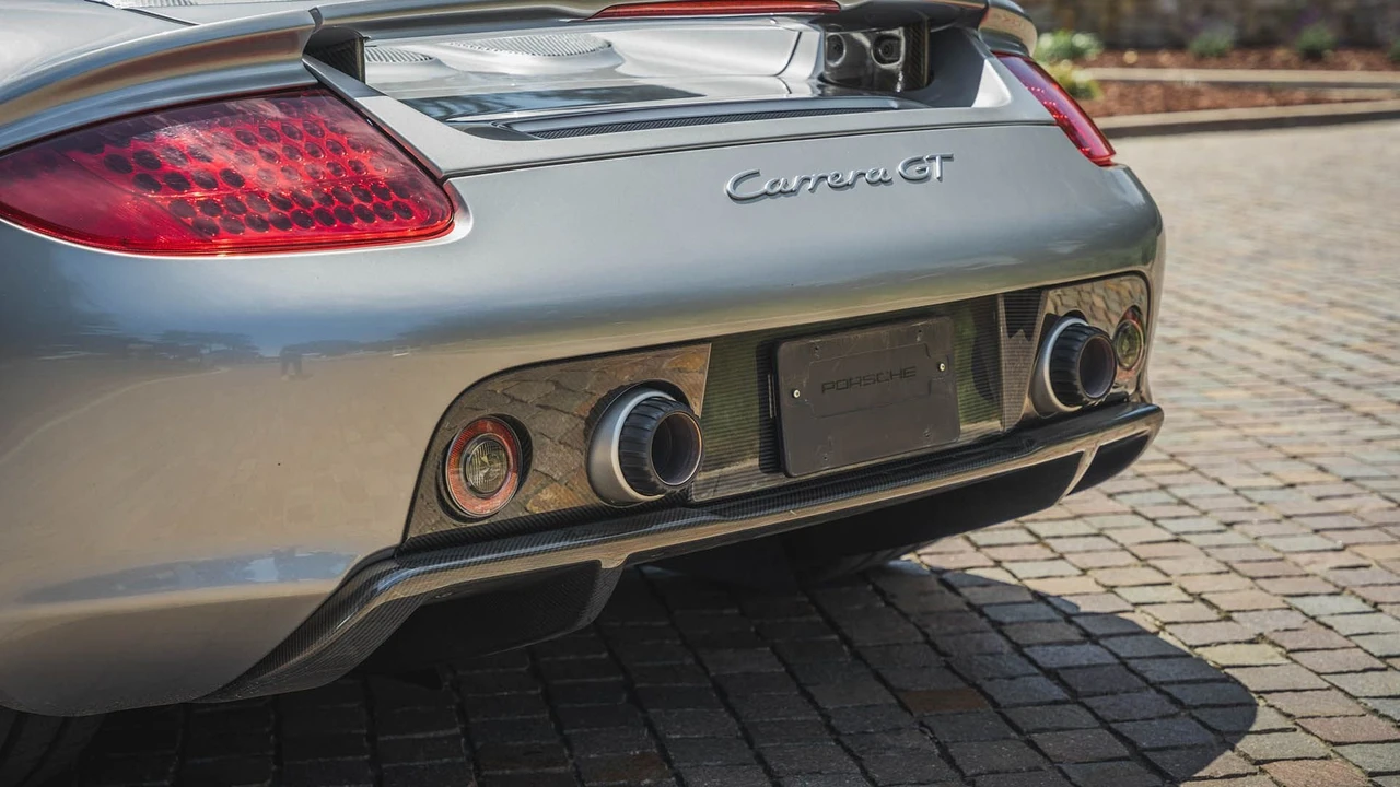 2005 Porsche Carrera GT - Image 28 of 31