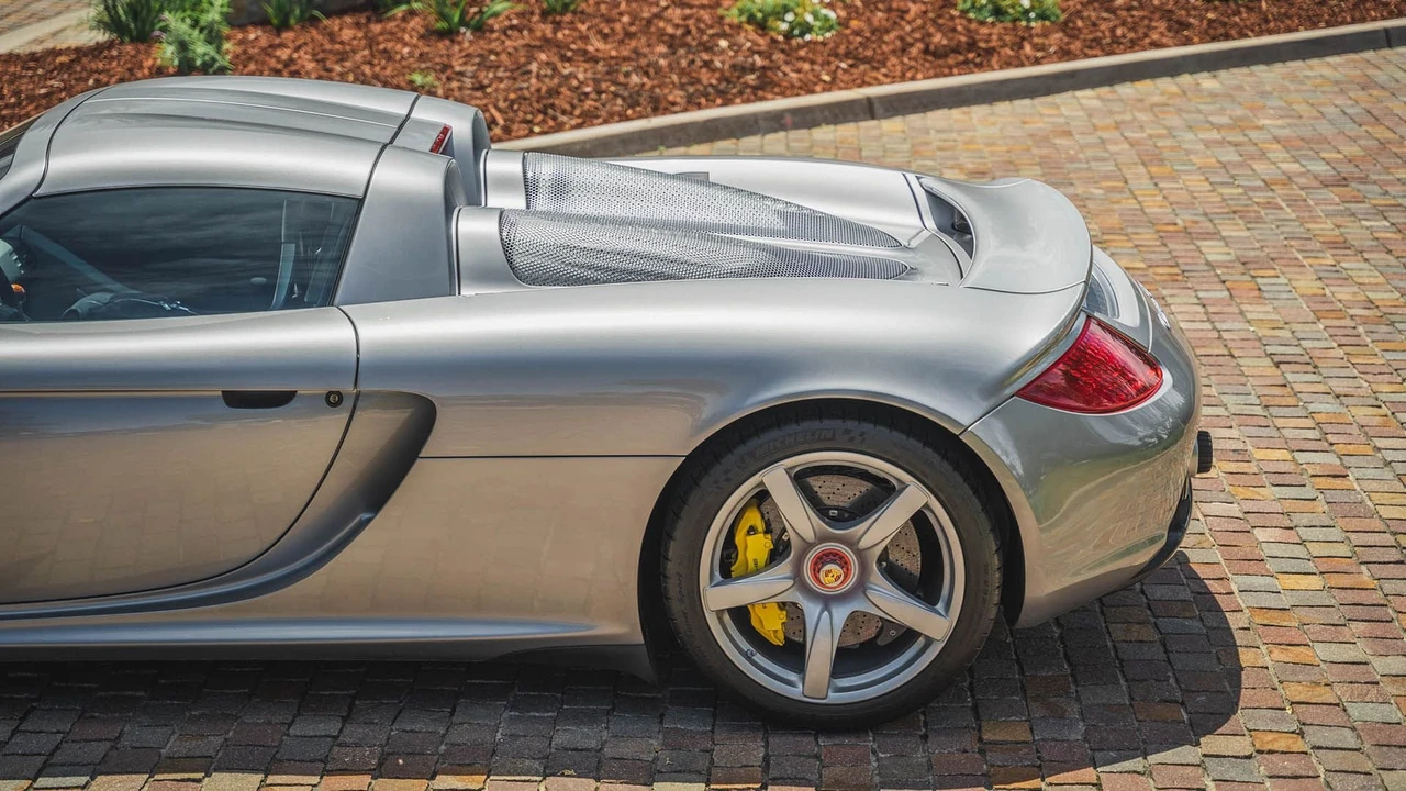 2005 Porsche Carrera GT - Image 17 of 31