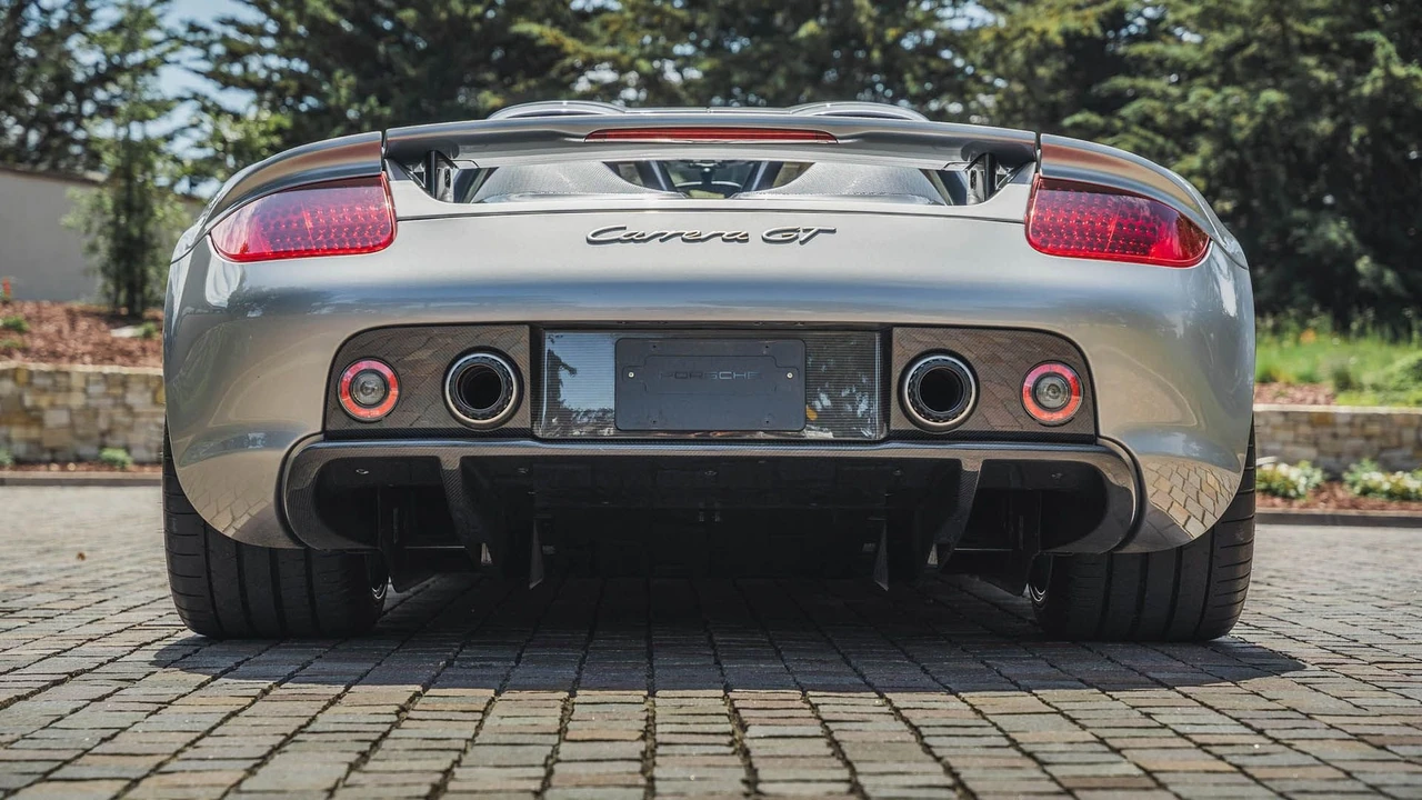 2005 Porsche Carrera GT - Image 27 of 31