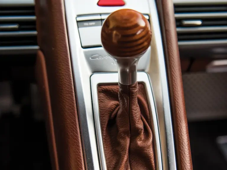 2005 Porsche Carrera GT - Image 22 of 31