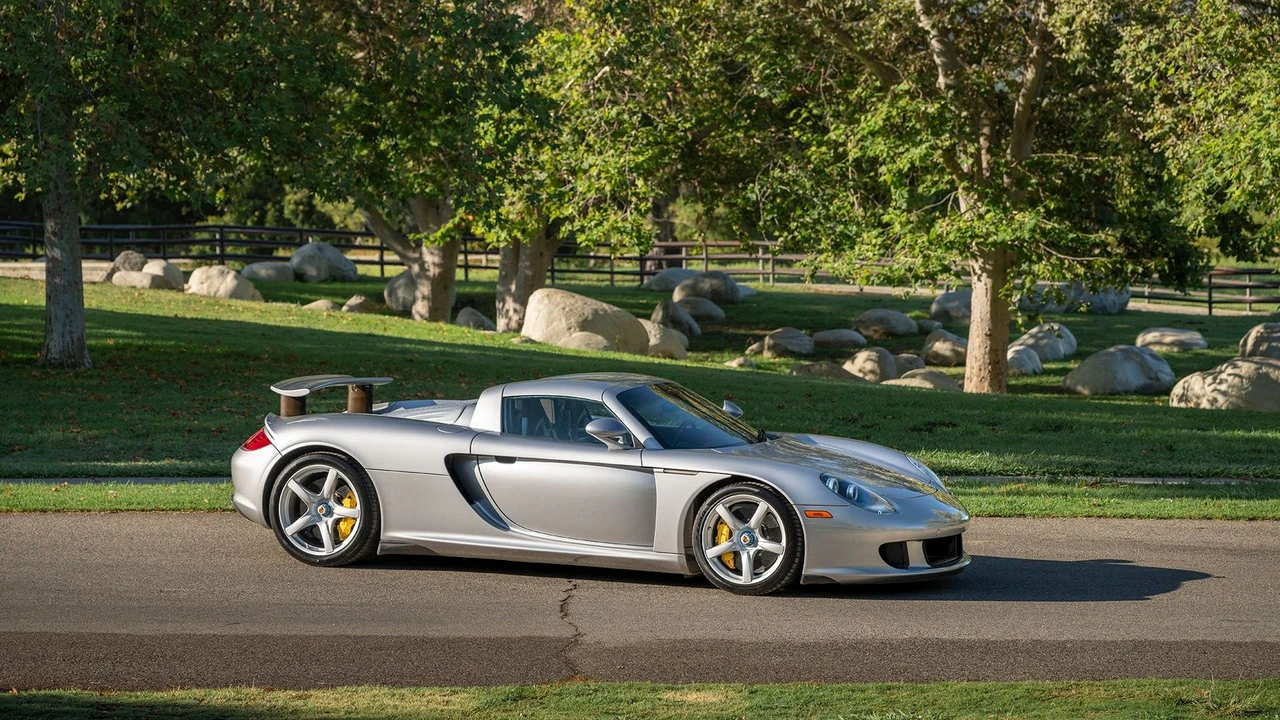 2005 Porsche Carrera GT - Image 11 of 31