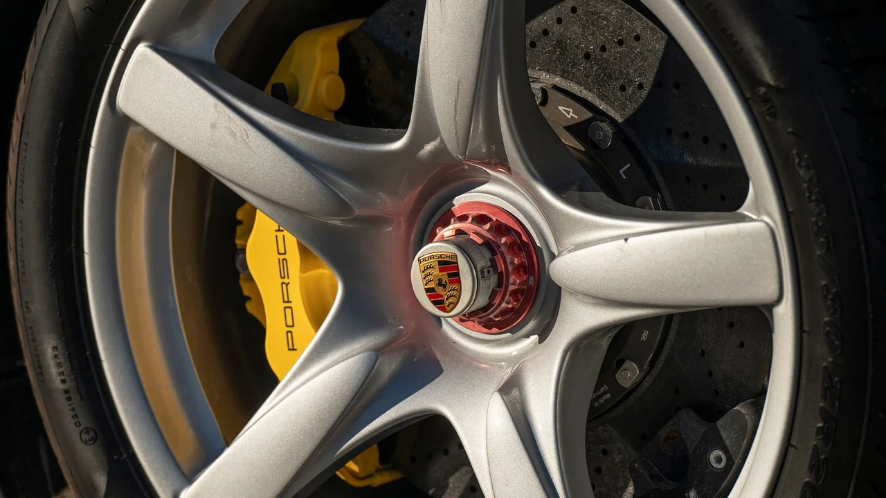 2005 Porsche Carrera GT - Image 22 of 31