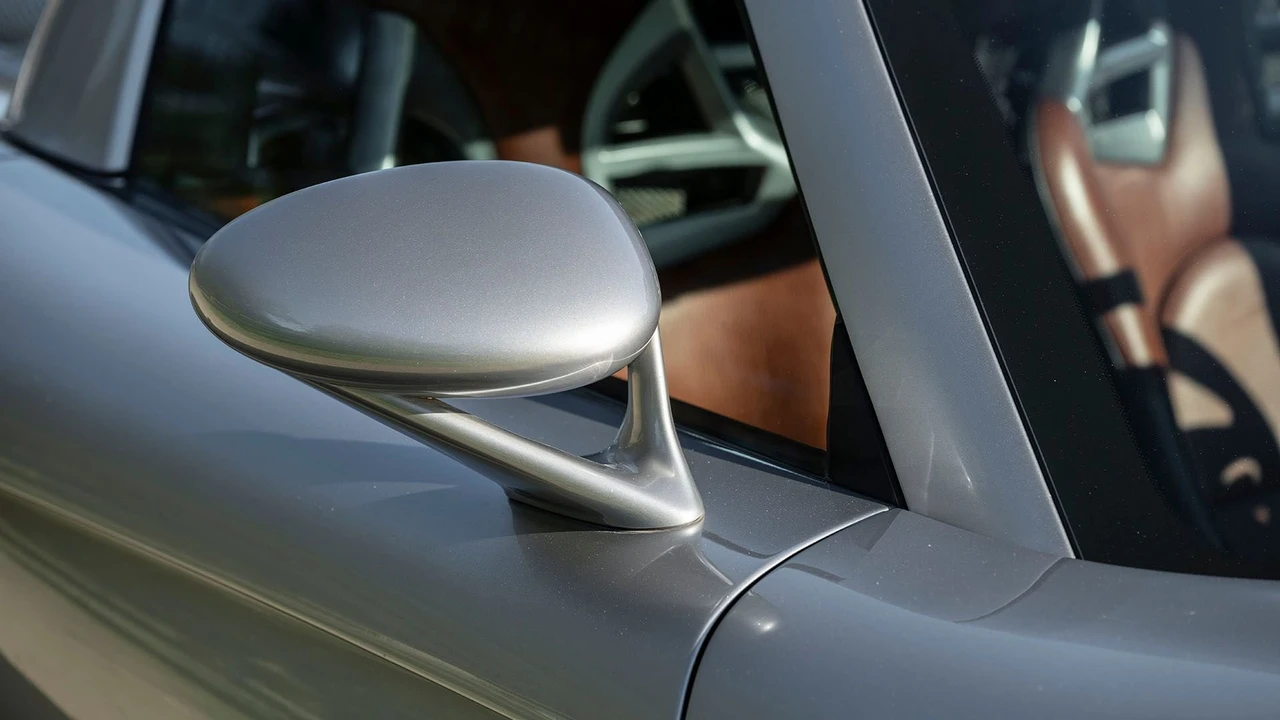 2005 Porsche Carrera GT - Image 15 of 31