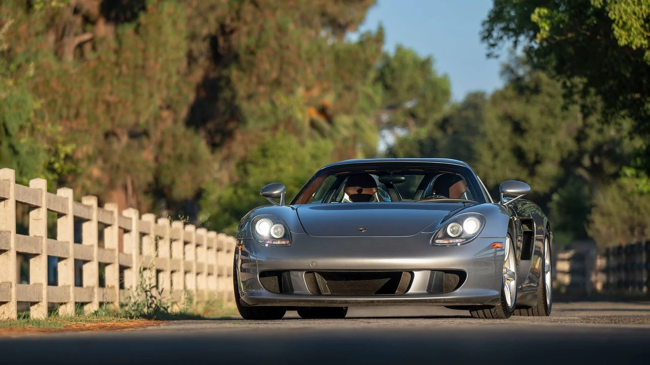 2005 Porsche Carrera GT - Image 2 of 31