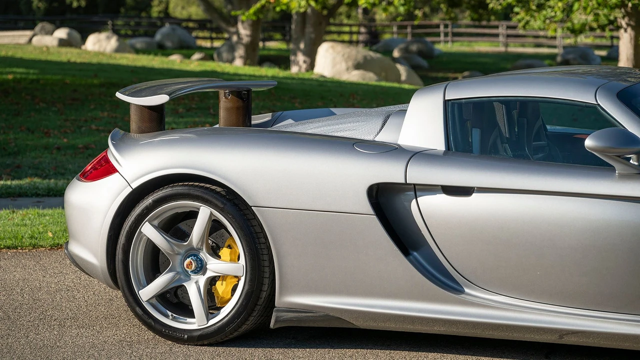 2005 Porsche Carrera GT - Image 29 of 31