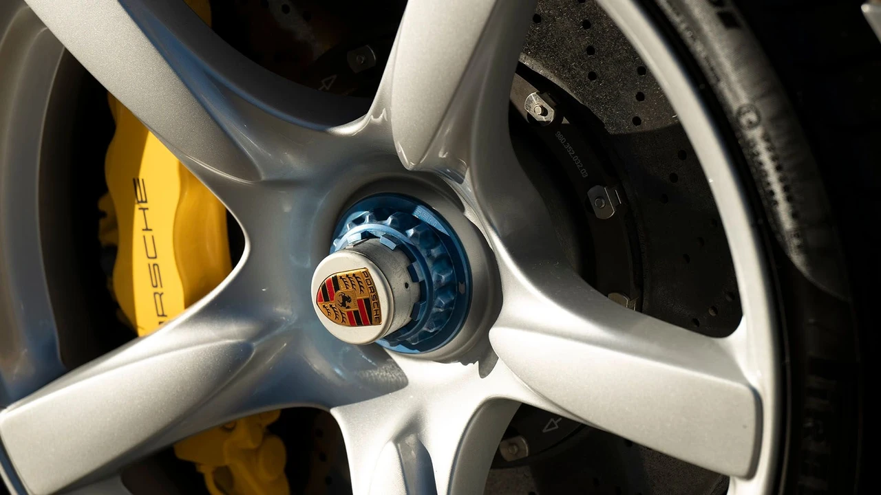 2005 Porsche Carrera GT - Image 24 of 31