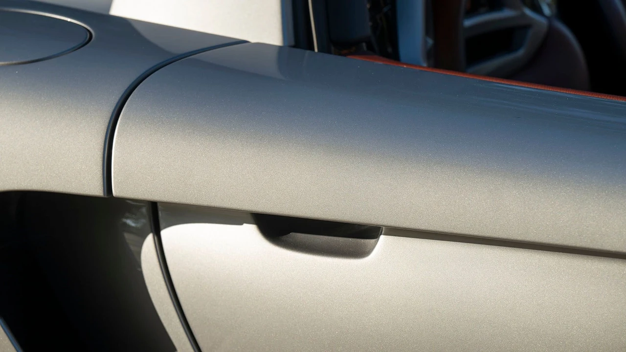 2005 Porsche Carrera GT - Image 17 of 31